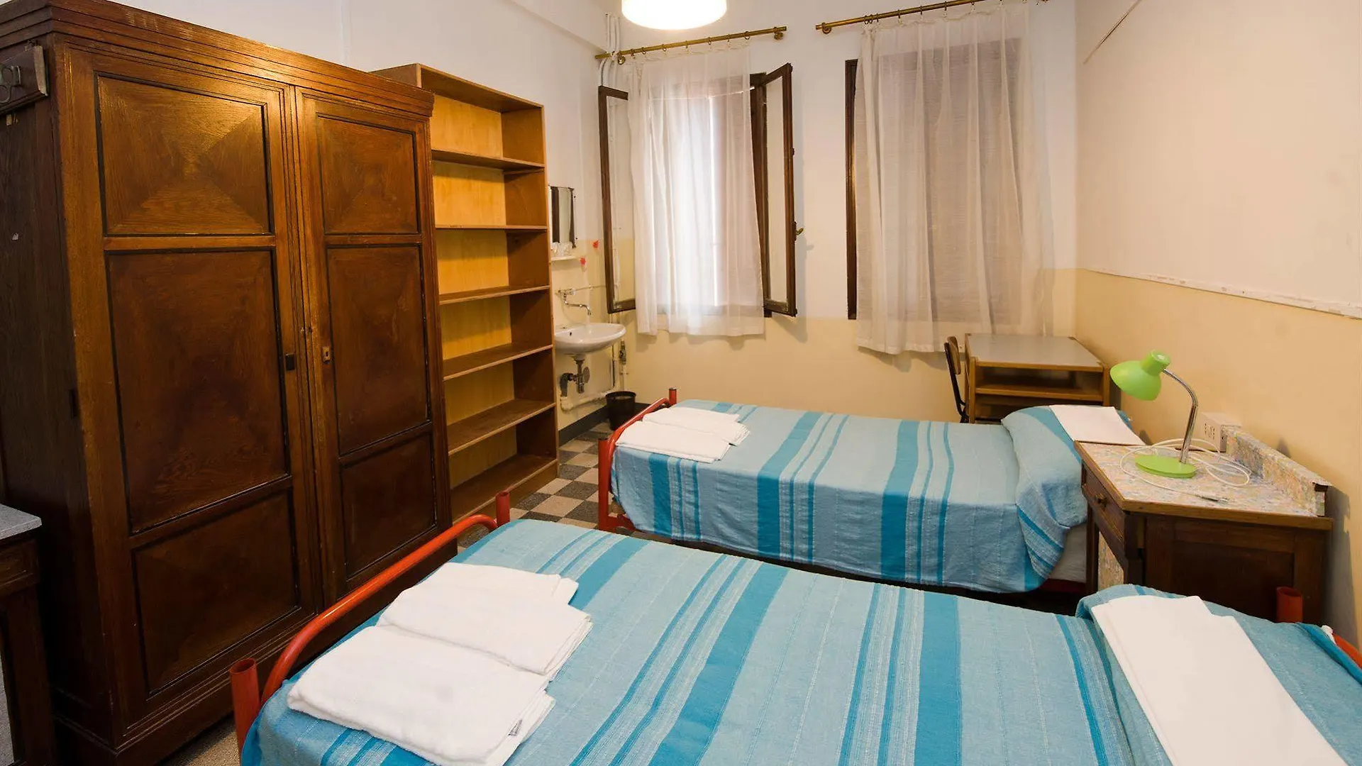 Hostel Ostello Domus Civica Venice Italy
