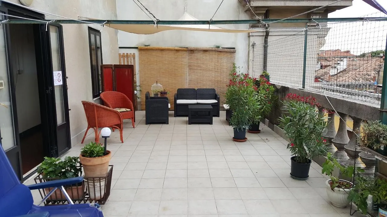 Ostello Domus Civica Veneza 0*,